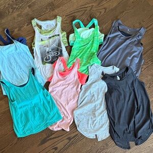 ☀️8 Tank Tops 💙💚💜🩷 6 with Built-in Sports Bras